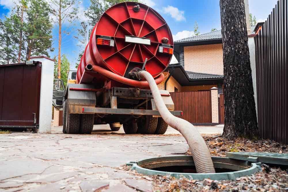 Septic Tank Pumping Vehicle