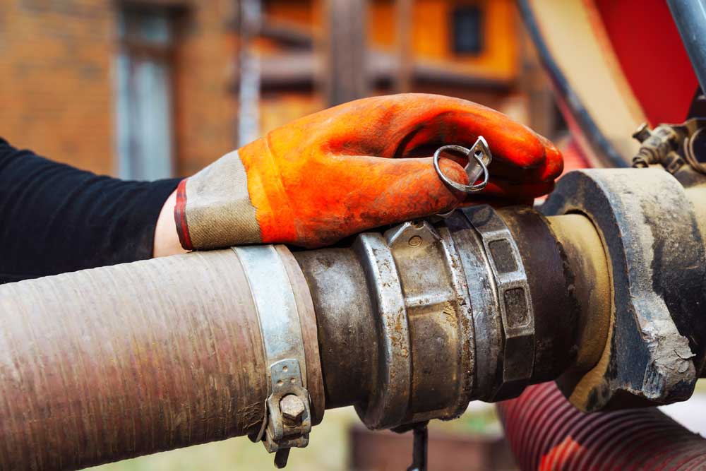 commercial establishment septic system / septic pumping